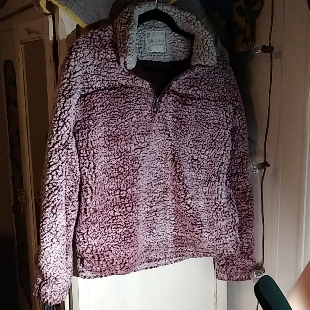 Bundle 5 for $20 Maroon Altar'd State pullover